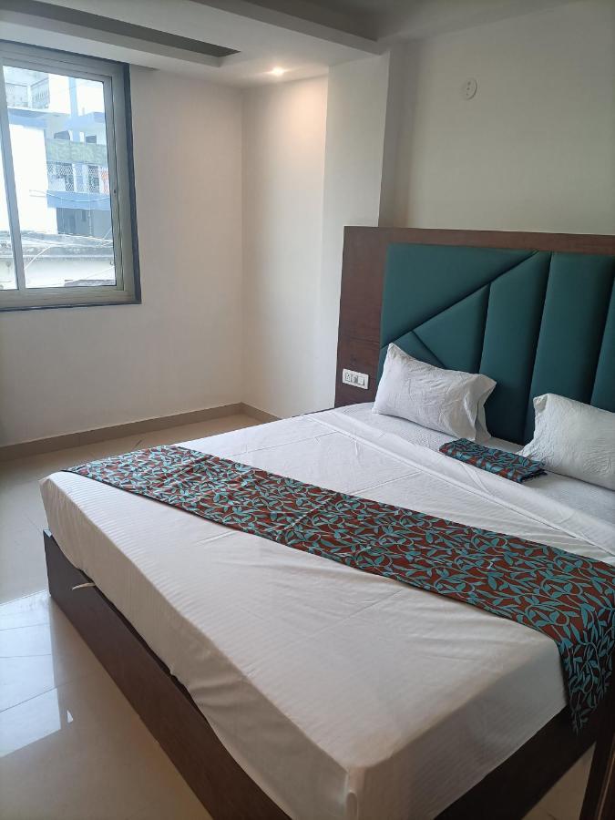 Hotel Tela Suite Plaza Nueva Delhi Exterior foto