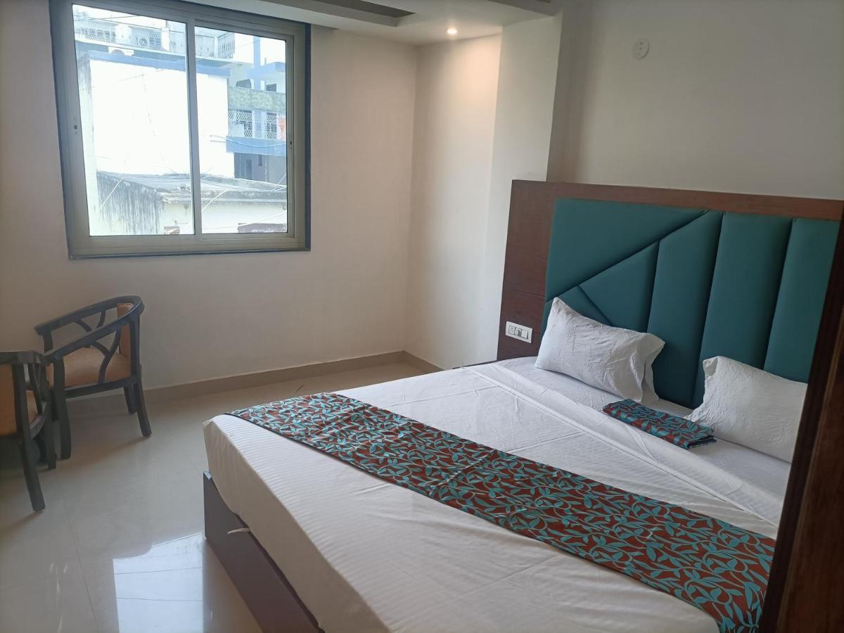 Hotel Tela Suite Plaza Nueva Delhi Exterior foto