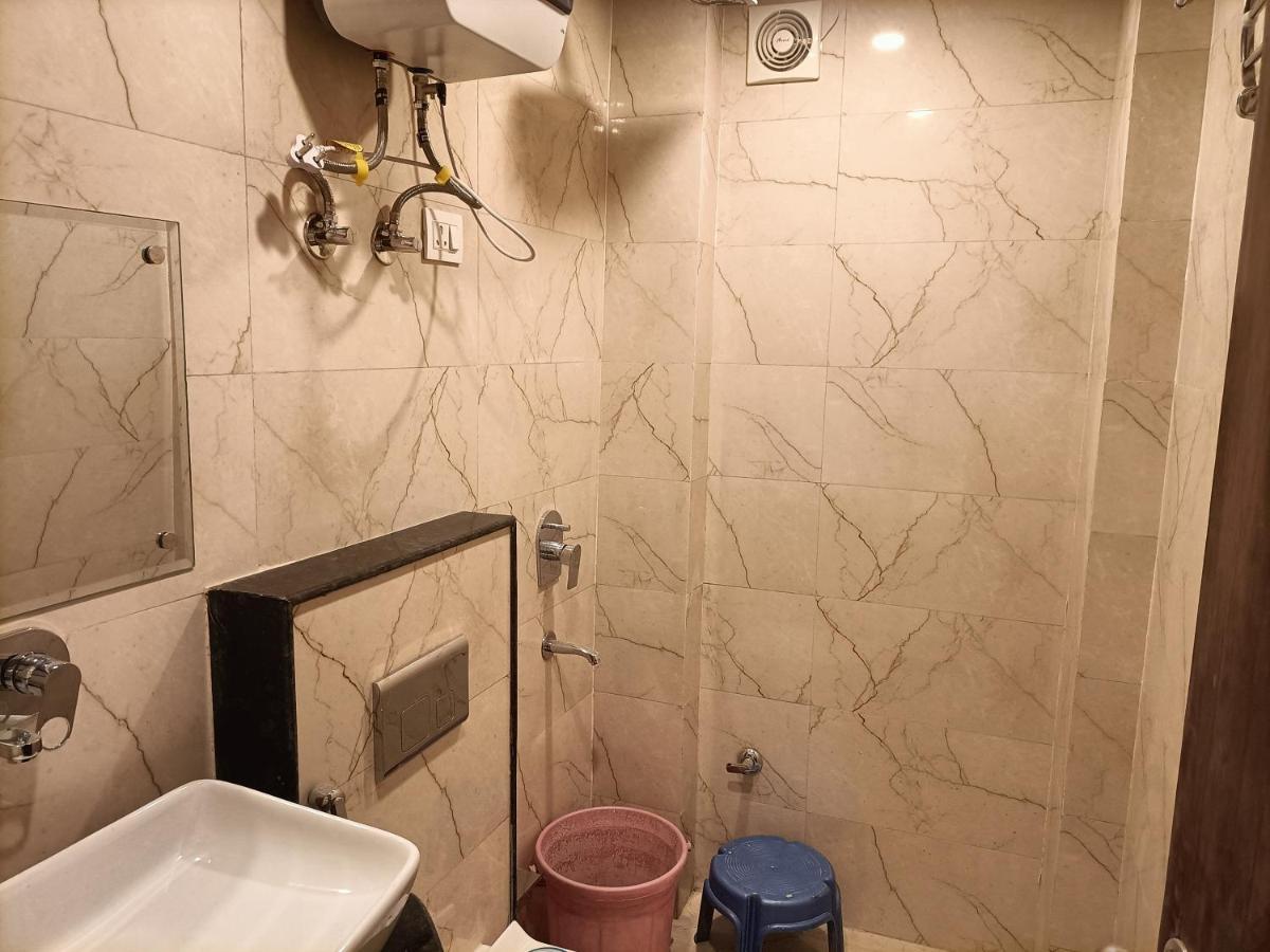 Hotel Tela Suite Plaza Nueva Delhi Exterior foto